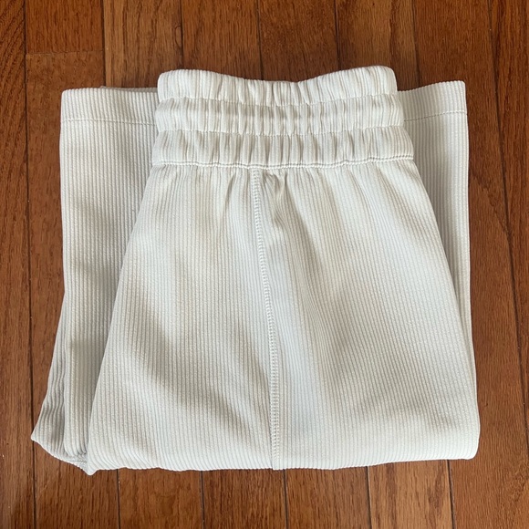 NWOT Lululemon Ribbed Softstream pants sz 4 - Picture 5 of 5